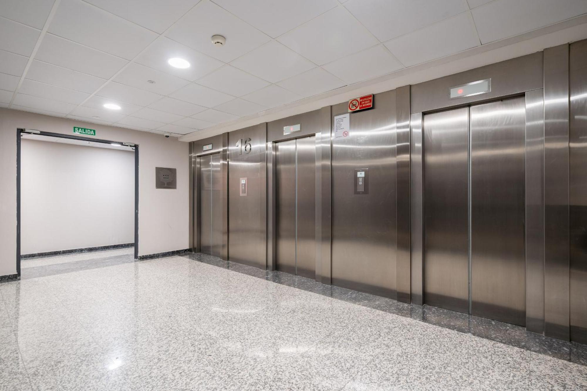 Apartamento En Plaza De Espana Alquiler Temporal Μαδρίτη Εξωτερικό φωτογραφία